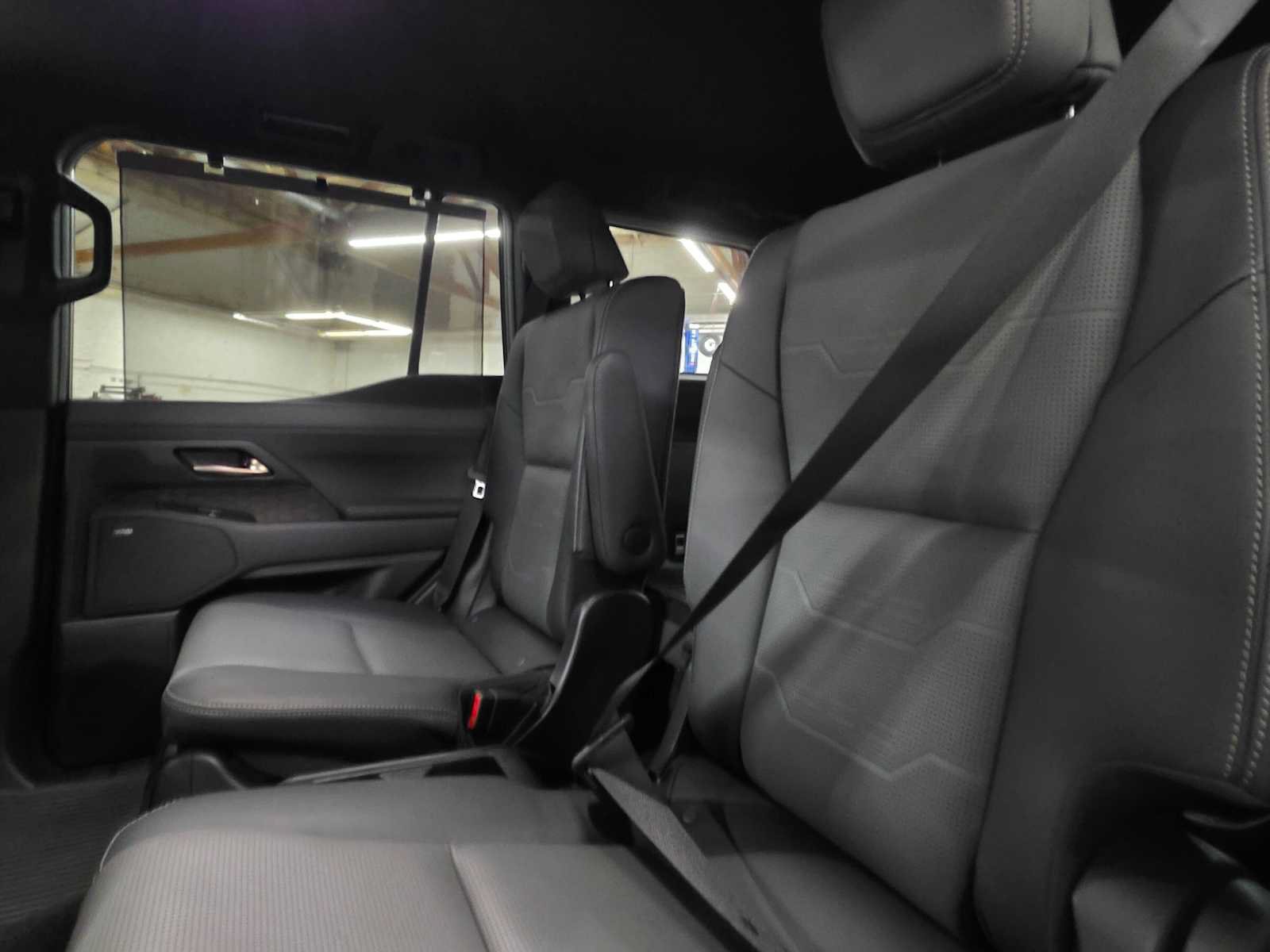 Used 2024 Lexus GX 550 w/ Cold Area Package AWD/4WD image 18