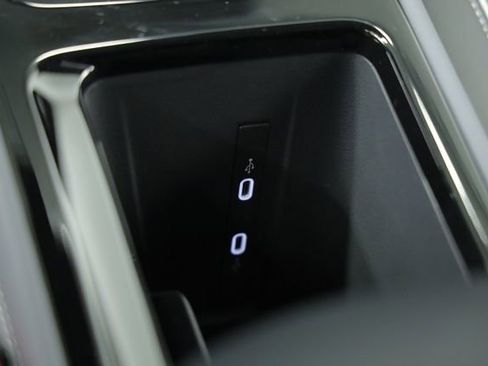 New 2026 Volkswagen Tiguan SEL R-Line image 23