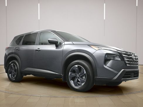 Certified 2025 Nissan Rogue SV AWD/4WD image 24