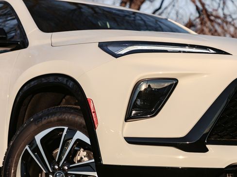 New 2026 Buick Enclave Sport Touring w/ Power Package image 3