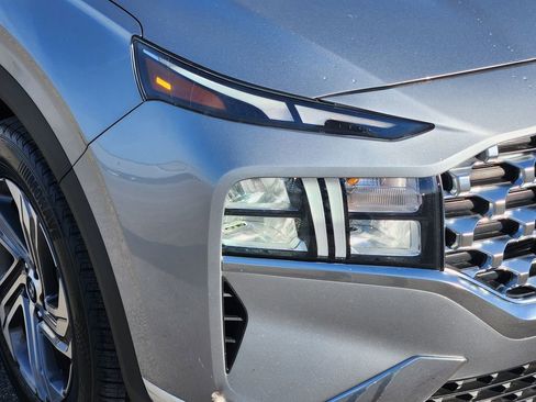 Used 2023 Hyundai Santa Fe SEL w/ Premium Package image 9