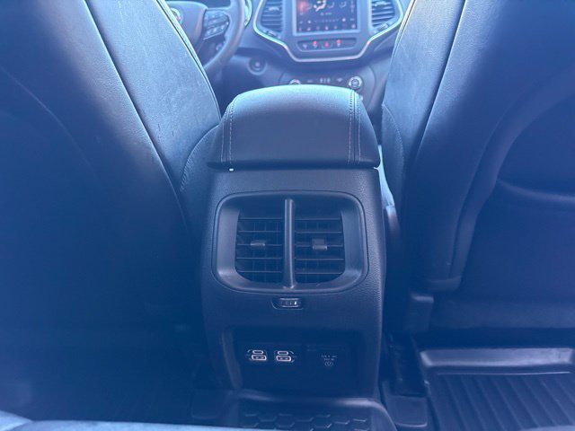 Used 2023 Jeep Cherokee Altitude Lux AWD/4WD image 38