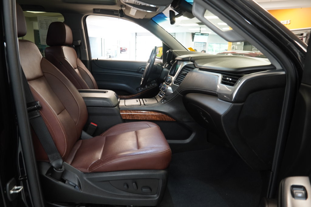 Used 2020 Chevrolet Suburban Premier w/ Premier Plus Edition AWD/4WD image 43