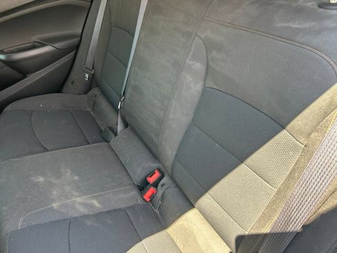 Used 2017 Chevrolet Cruze LS FWD image 11