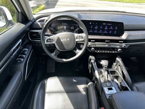 Used 2023 Kia Telluride S w/ S Sunroof Package FWD image 17