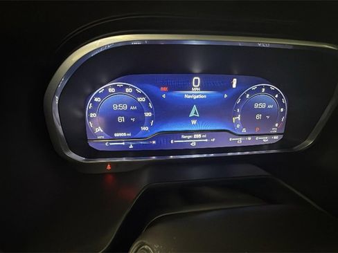 Used 2023 Chevrolet Suburban Premier image 20