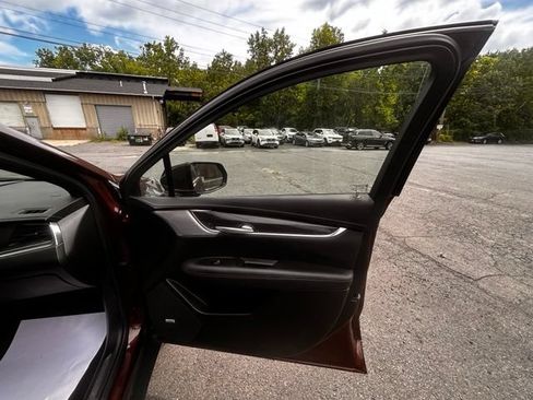 Used 2022 Cadillac XT5 Premium Luxury w/ Technology Package AWD/4WD image 14