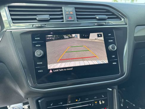 Used 2023 Volkswagen Tiguan SE R-Line image 35
