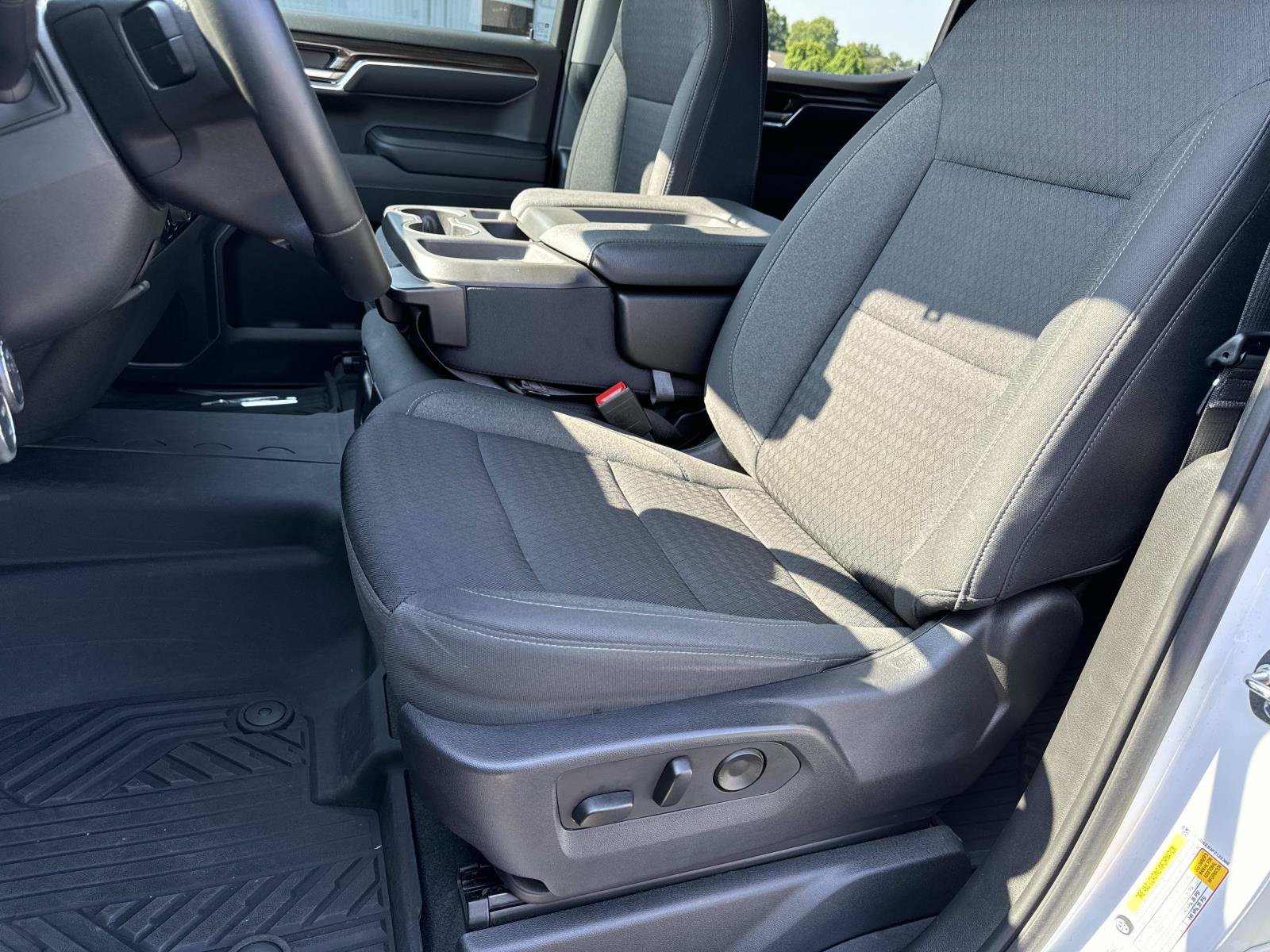 Used 2023 Chevrolet Silverado 1500 RST AWD/4WD image 31