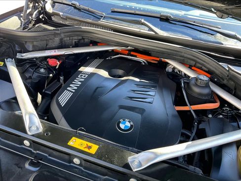 Used 2025 BMW X5 xDrive50e image 36