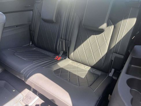 Used 2024 Volkswagen Atlas SEL Premium R-Line AWD/4WD image 18