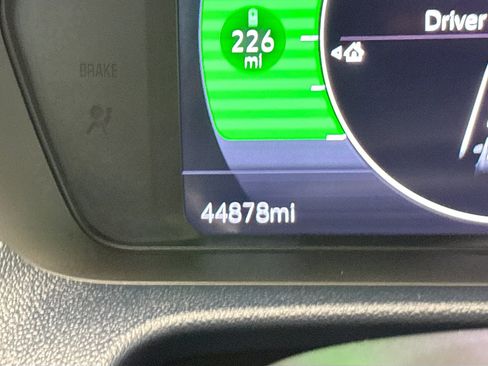 Used 2023 Chevrolet Bolt EUV Premier image 8