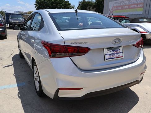 Used 2020 Hyundai Accent SE FWD image 5