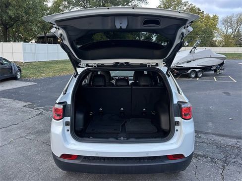 Used 2024 Jeep Compass Limited image 9