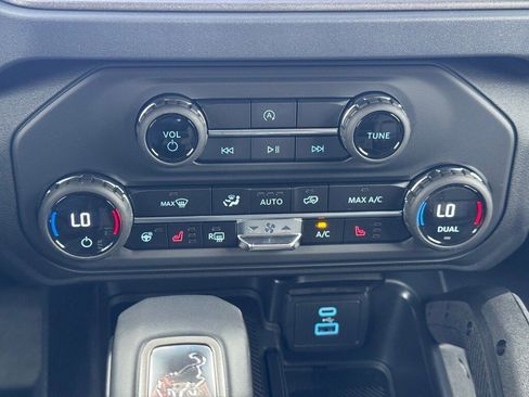 New 2025 Ford Bronco Badlands w/ Sasquatch Package image 12