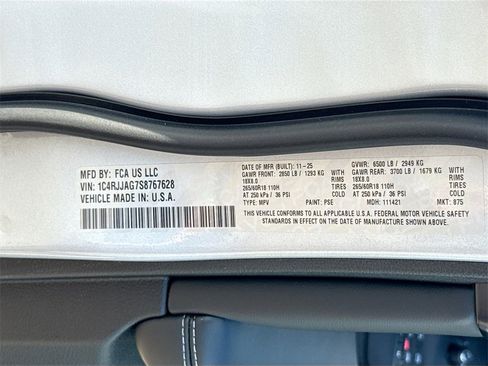 New 2025 Jeep Grand Cherokee L Laredo image 35