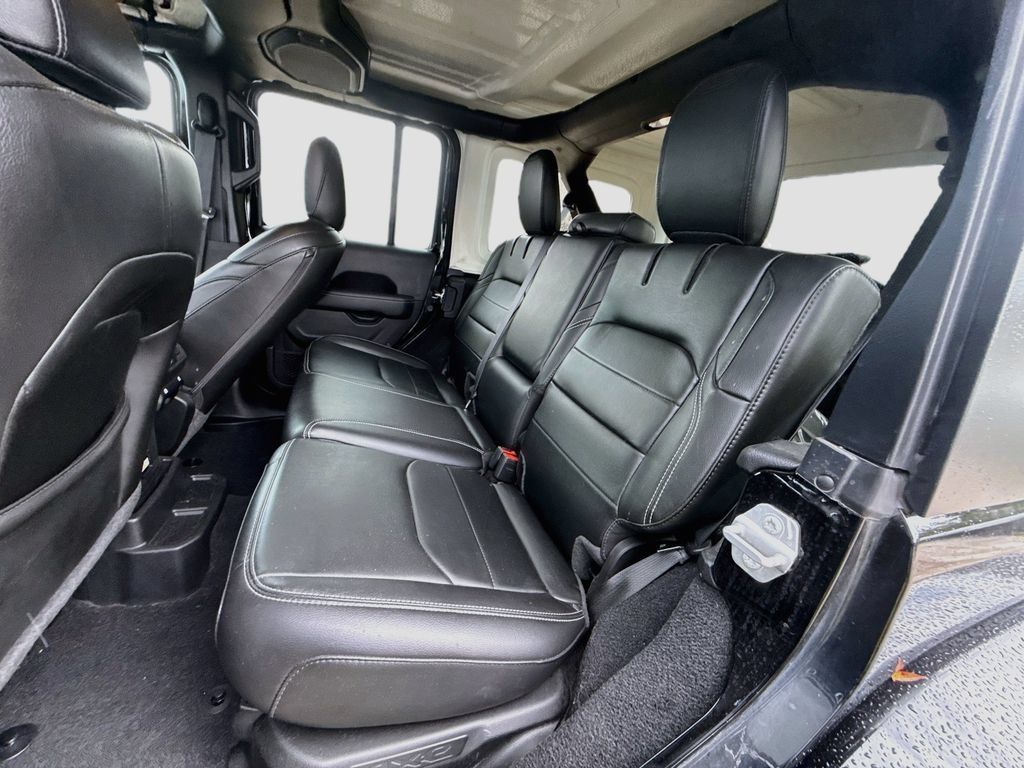 Certified 2022 Jeep Wrangler Unlimited Sahara w/ Cold Weather Group AWD/4WD image 27