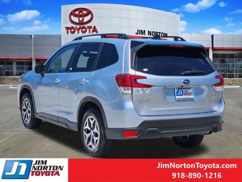 Used 2024 Subaru Forester Premium AWD/4WD image 8