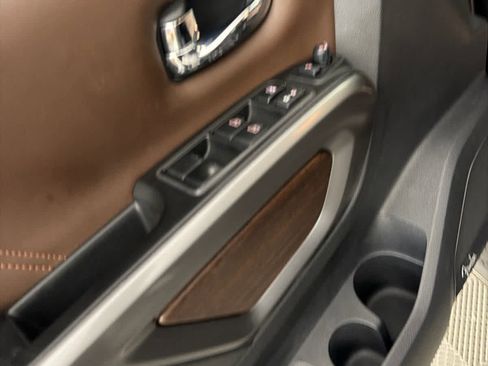 Used 2019 Nissan Titan Platinum Reserve w/ Platinum Utility Package image 23