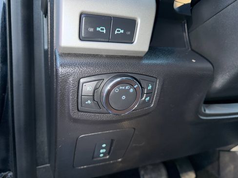 Used 2017 Ford F150 Limited image 44