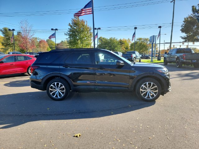 Certified 2025 Ford Explorer ST-Line AWD/4WD image 8