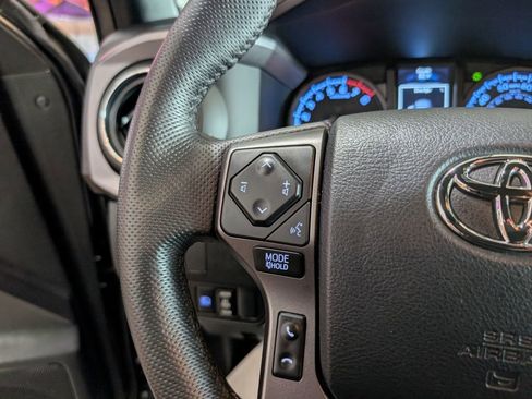Used 2023 Toyota Tacoma TRD Sport AWD/4WD image 21