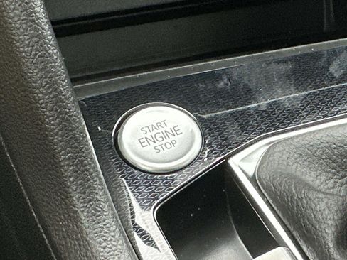 New 2026 Volkswagen Taos SE image 26