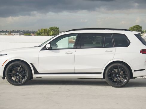 New 2026 BMW X7 xDrive40i w/ M Sport Package image 4
