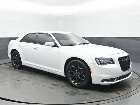Used 2019 Chrysler 300 S image 7