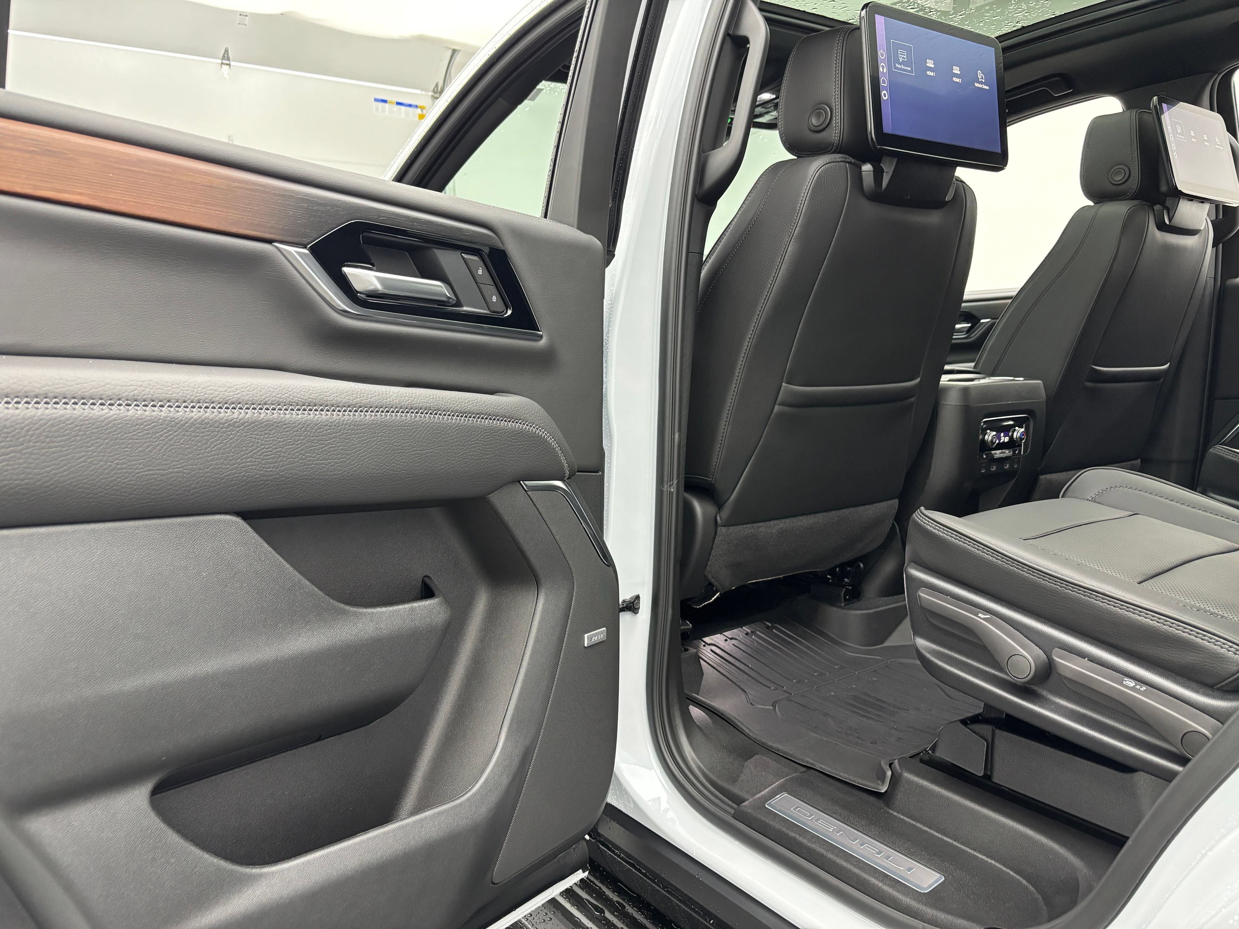 New 2026 GMC Yukon Denali w/ Advanced Technology Package AWD/4WD image 48