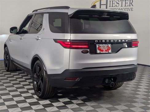 Used 2023 Land Rover Discovery S image 5