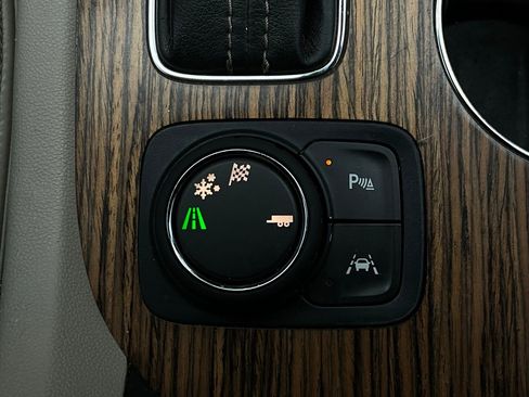 Used 2017 GMC Acadia Denali image 29