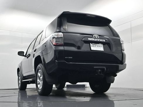 Used 2016 Toyota 4Runner SR5 AWD/4WD image 43