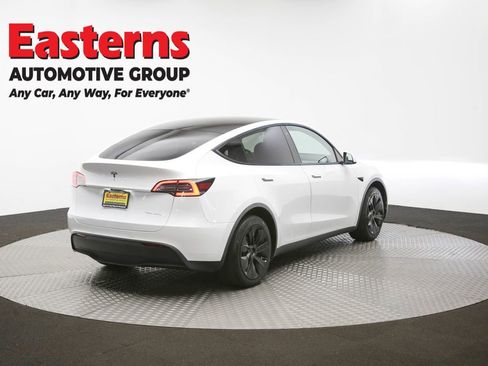Used 2020 Tesla Model Y Long Range image 37