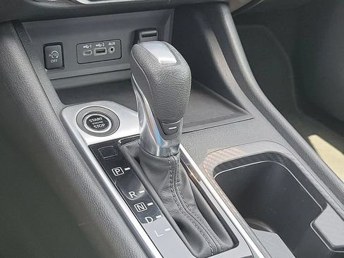 Used 2024 Nissan Sentra SV FWD image 17