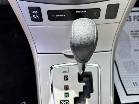 Used 2012 Toyota Corolla LE FWD image 18