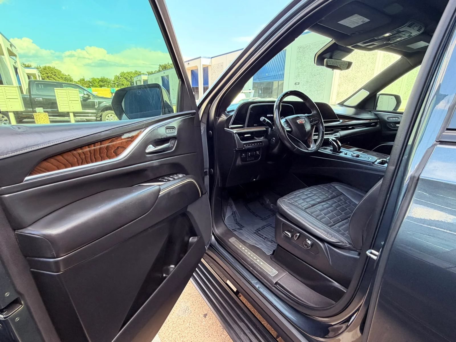 Used 2021 Cadillac Escalade Sport Platinum AWD/4WD image 9