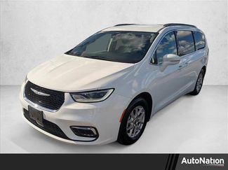 Used 2022 Chrysler Pacifica Touring-L video 1