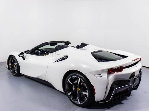 Certified 2022 Ferrari SF90 Spider AWD/4WD image 8