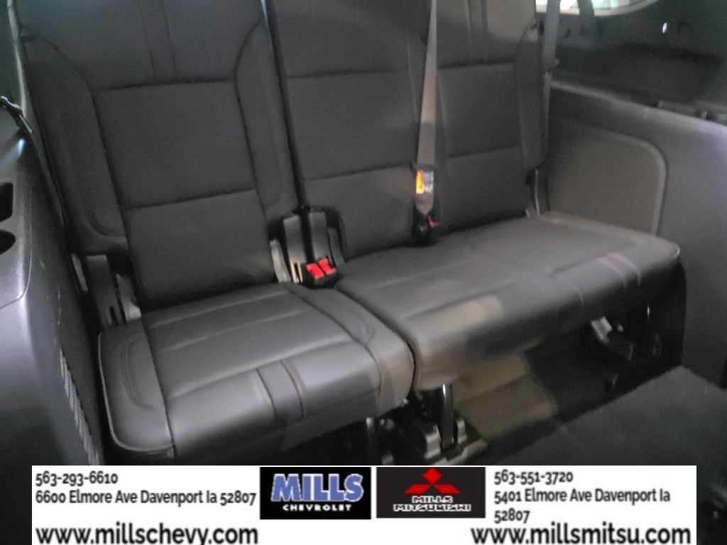 Used 2025 Chevrolet Suburban RST w/ Comfort Package AWD/4WD image 18