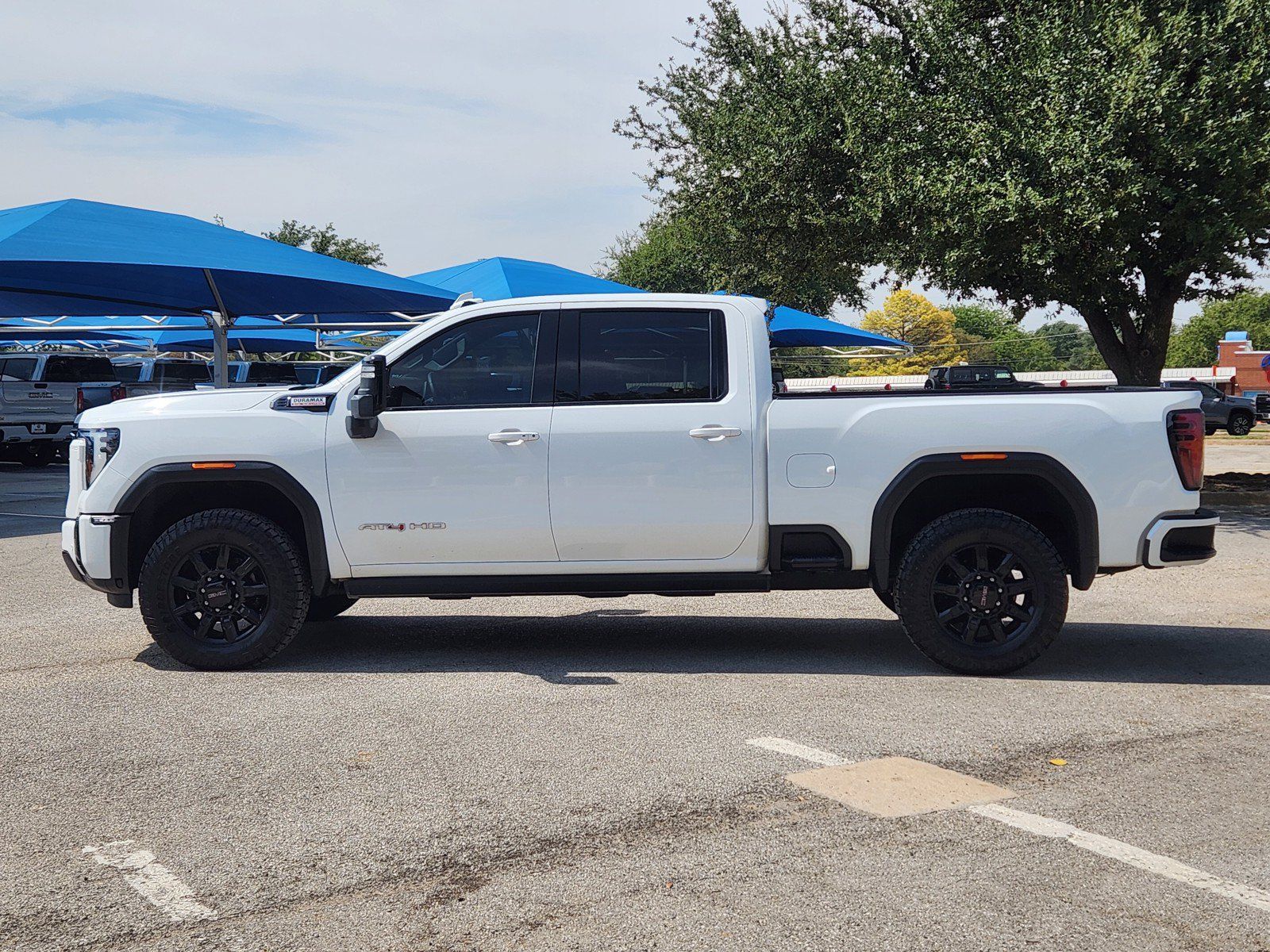 Used 2024 GMC Sierra 2500 AT4 w/ AT4 Premium Plus Package AWD/4WD image 3