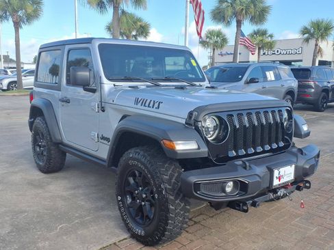 Used 2023 Jeep Wrangler Sport AWD/4WD image 3
