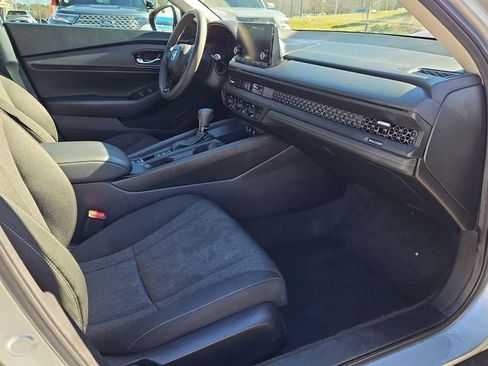 Used 2024 Honda Accord EX image 12