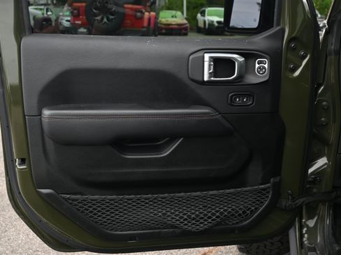 Used 2022 Jeep Wrangler Unlimited Rubicon w/ Xtreme Recon 35" Tire Package AWD/4WD image 14