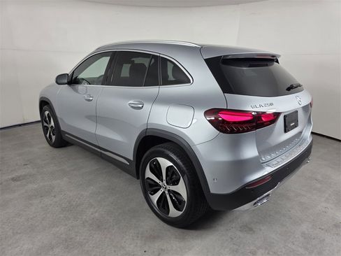 Certified 2025 Mercedes-Benz GLA 250 image 6