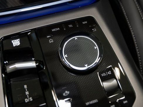 Used 2026 BMW X3 xDrive30 w/ Premium Package image 24