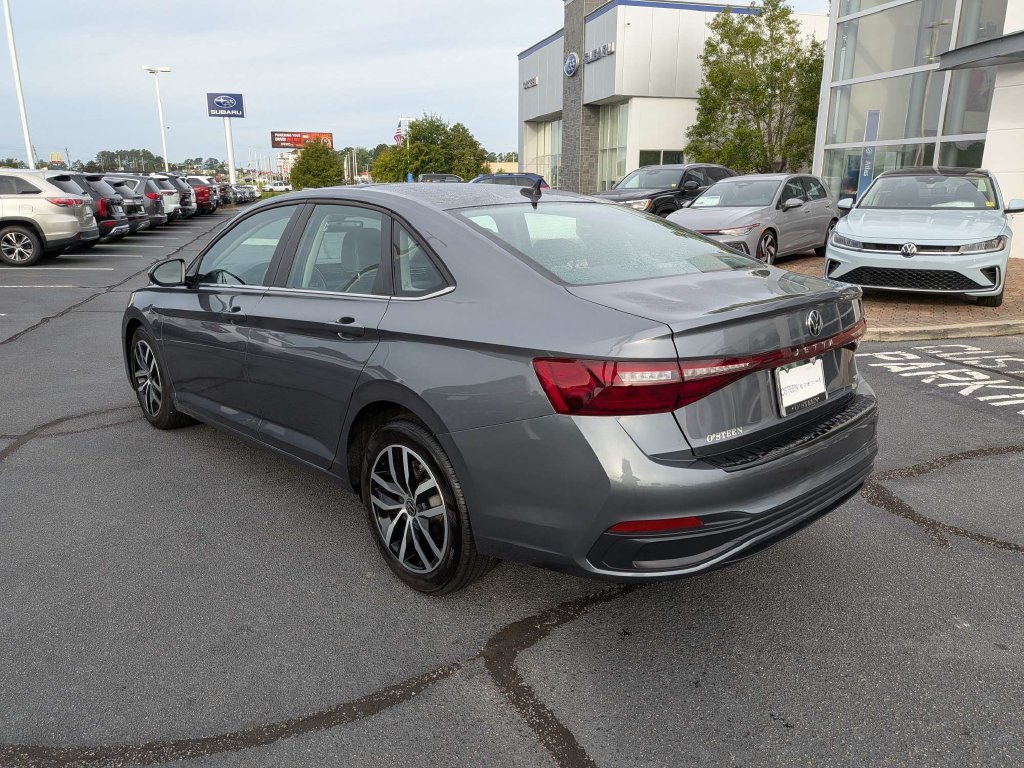 Certified 2026 Volkswagen Jetta SE FWD image 7
