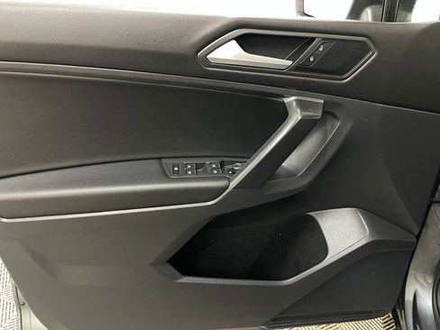Used 2021 Volkswagen Tiguan SE R-Line image 25
