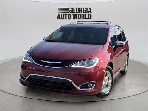 Used 2018 Chrysler Pacifica Limited w/ Advanced Safetytec Group FWD image 1
