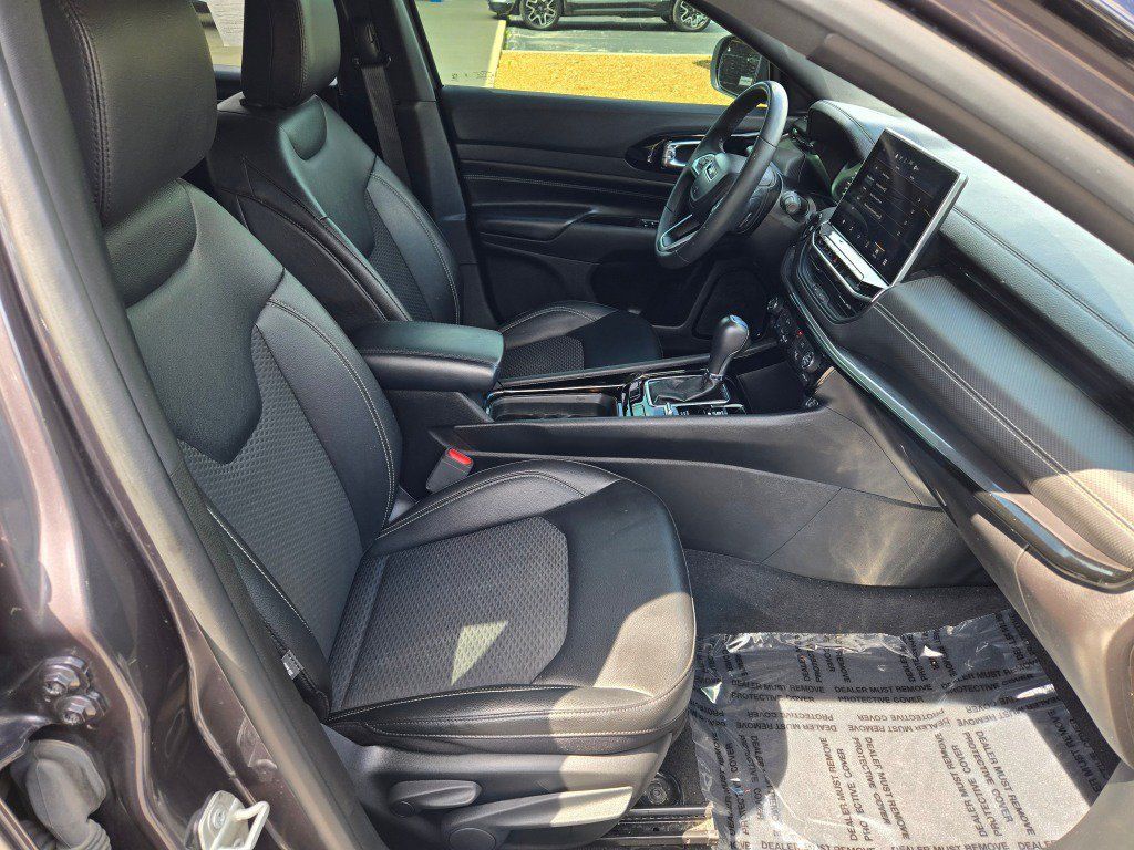 Used 2024 Jeep Compass Latitude w/ Altitude Special Edition AWD/4WD image 7